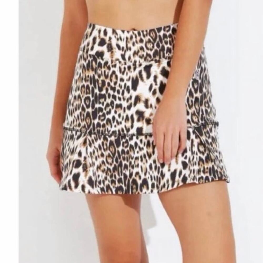 Dona Jo cheetah print athletic skort 2(large)